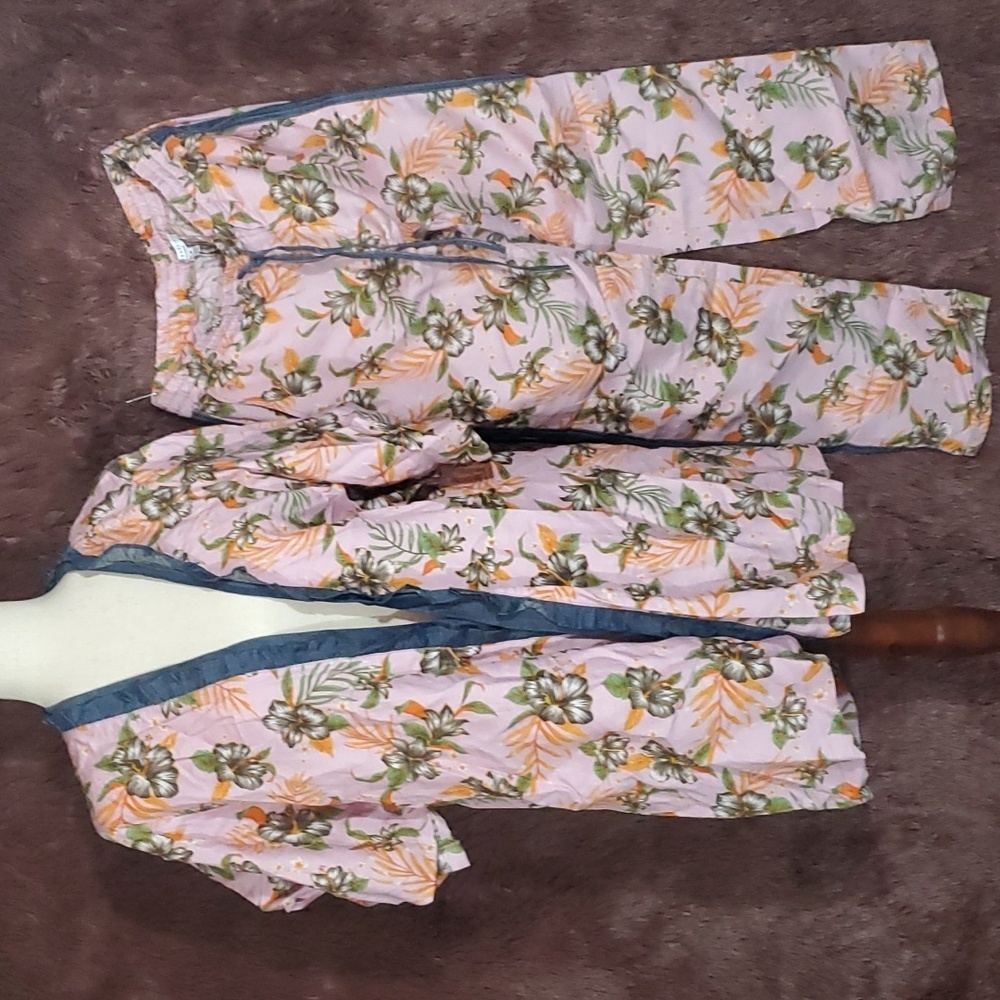 Current Air Hawaiian Robe Set NWT